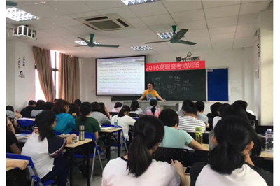 剖析辅导班加盟项目 机遇与挑战并存的教育咨询服务