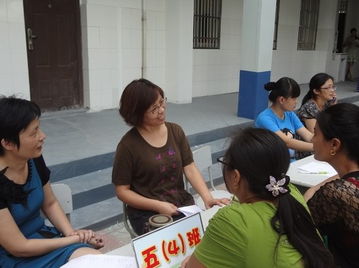 双河新村小学举办“教育咨询暖人心，家校共育促成长”教育咨询服务活动