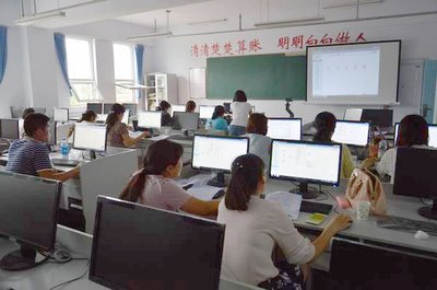 重庆光华女子职业中等专业学校热门专业解析 教育咨询服务引领职场新趋势